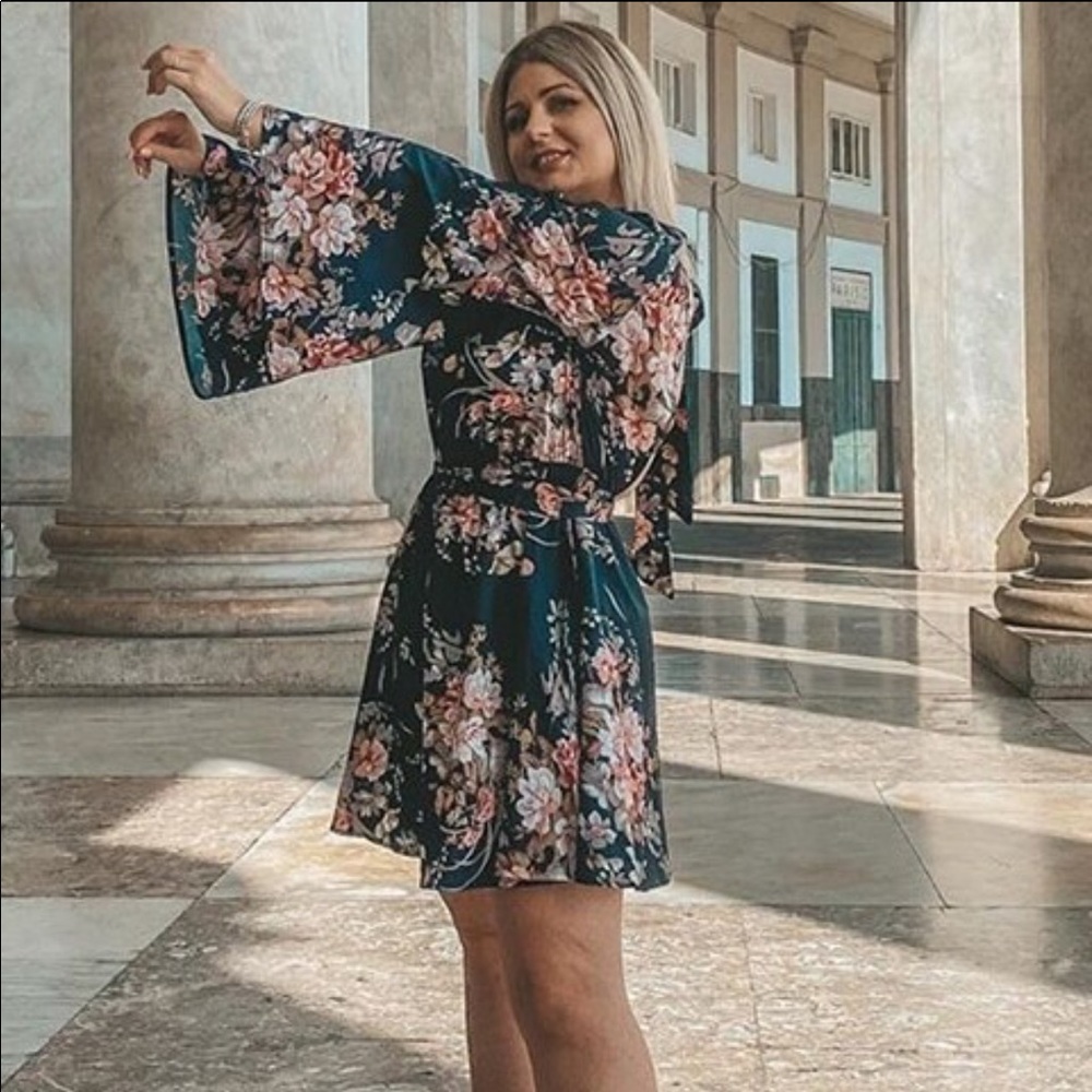 Floral Ruffle open back long lantern sleeve dress - Picture 3 of 3